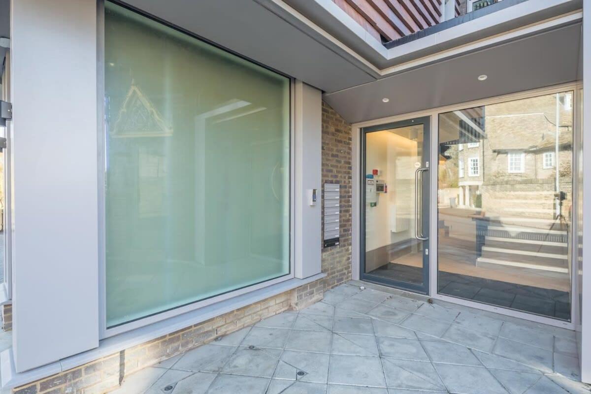 Apartment Luxury City Centre Flat With Stunning Water View *
