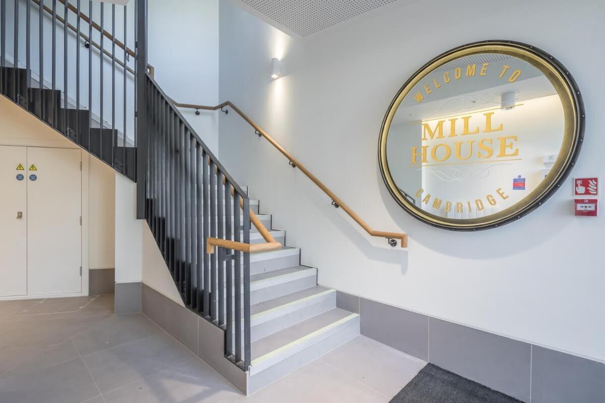 Luxury City Centre Flat With Stunning Water View